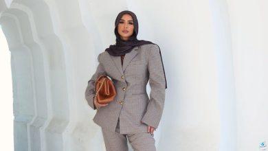 تنسيق الرمادي مع البني للمحجبات.. إليكِ أفكاراً عصرية من مدونات الموضة
