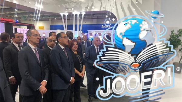 رئيس الوزراء يتفقد أجنحة هيئة البريد ومبادرة بداية في معرض مصر الدولي للتكنولوجيا