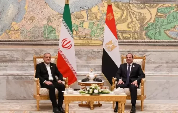 الرئيس السيسي يلتقي نظيره الايراني في مقر الرئاسة بالعاصمة الادارية