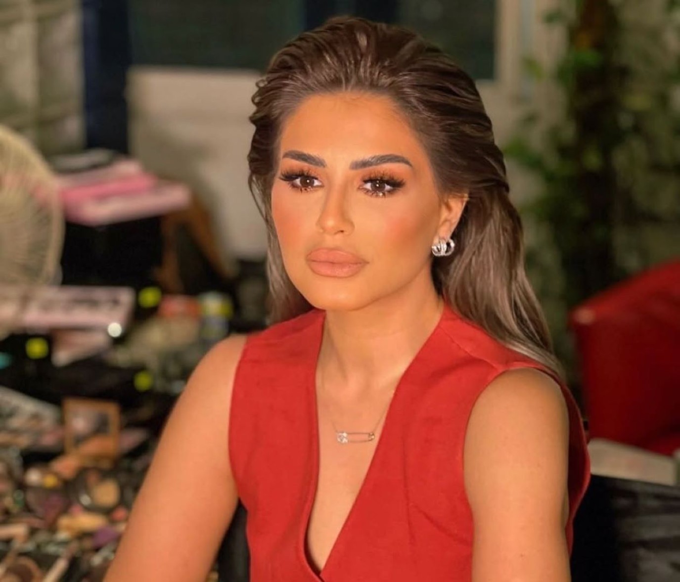 منة فضالي تعلق على شائعة بتر ساقها