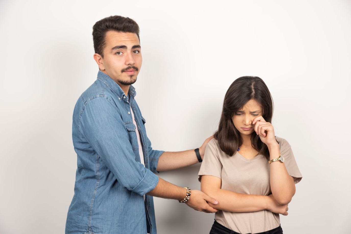 أشياء صغيرة تفعلها تتحول لإزعاجات كبيرة لشريكك وكيفية التوقف عنها