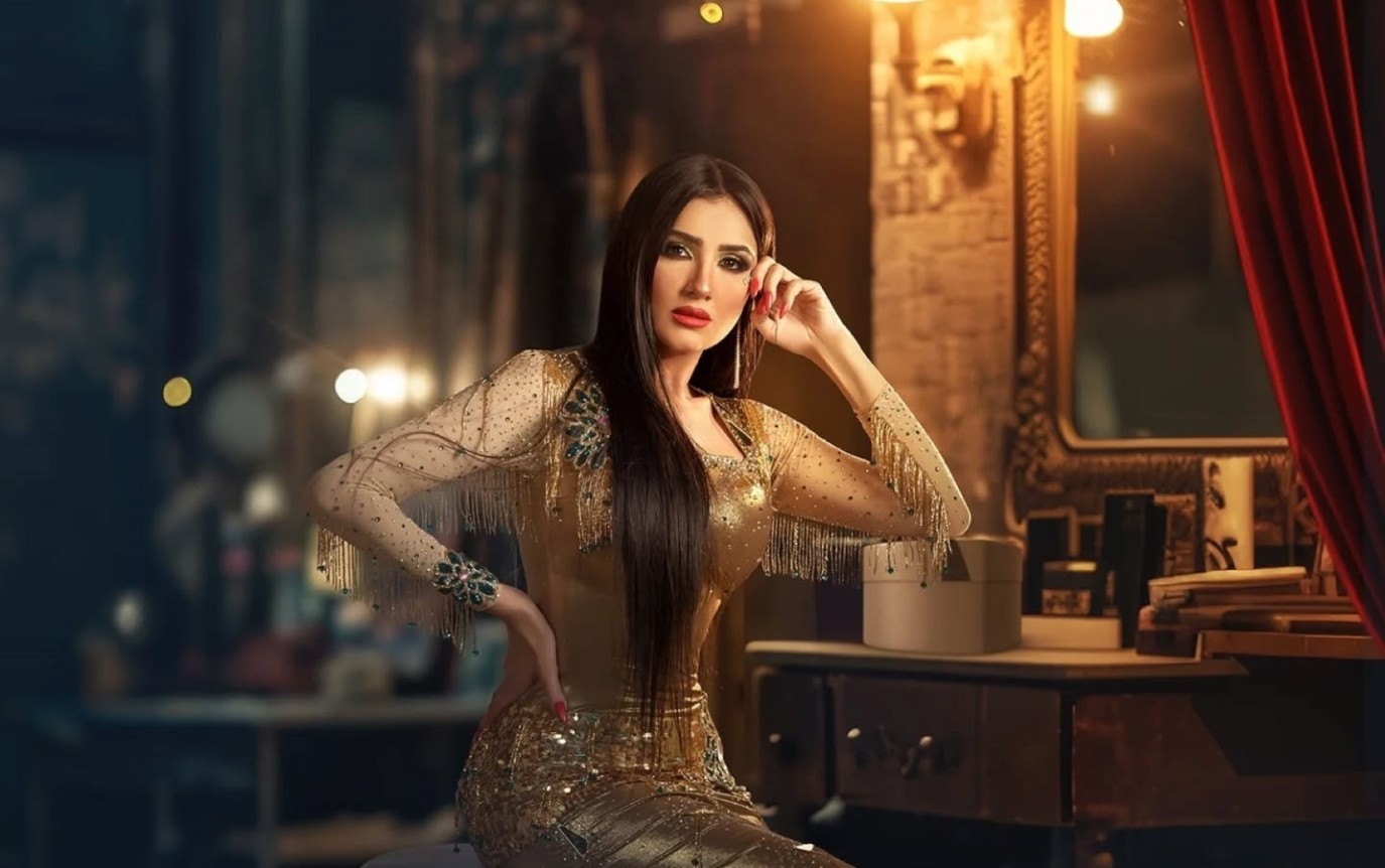 مي عمر مدربة رقص في الحلقة الأولى من إش إش